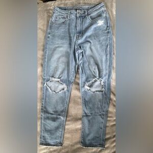 American Eagle women’s size 2 short ripped mom jeans